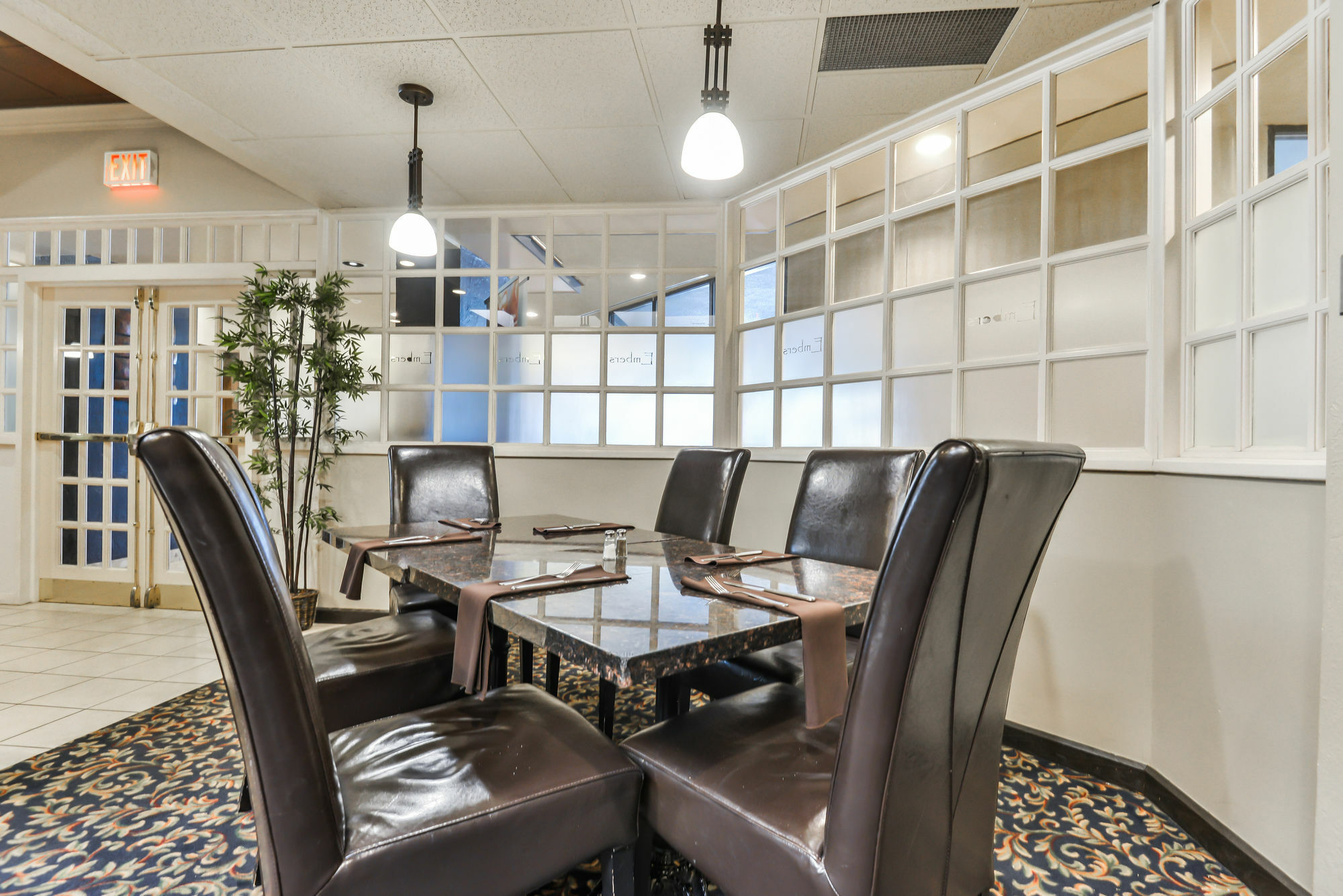 Doubletree By Hilton Kitchener Hotell Exteriör bild