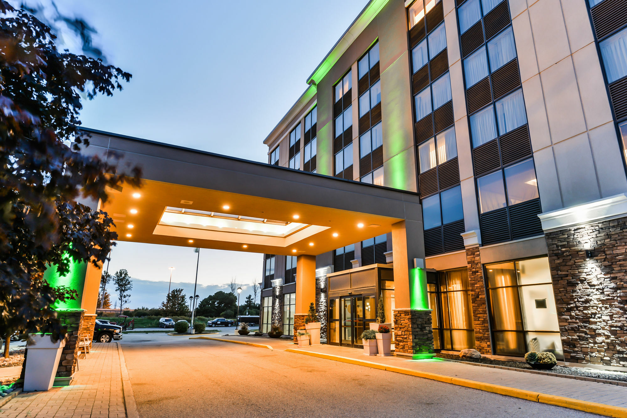 Doubletree By Hilton Kitchener Hotell Exteriör bild