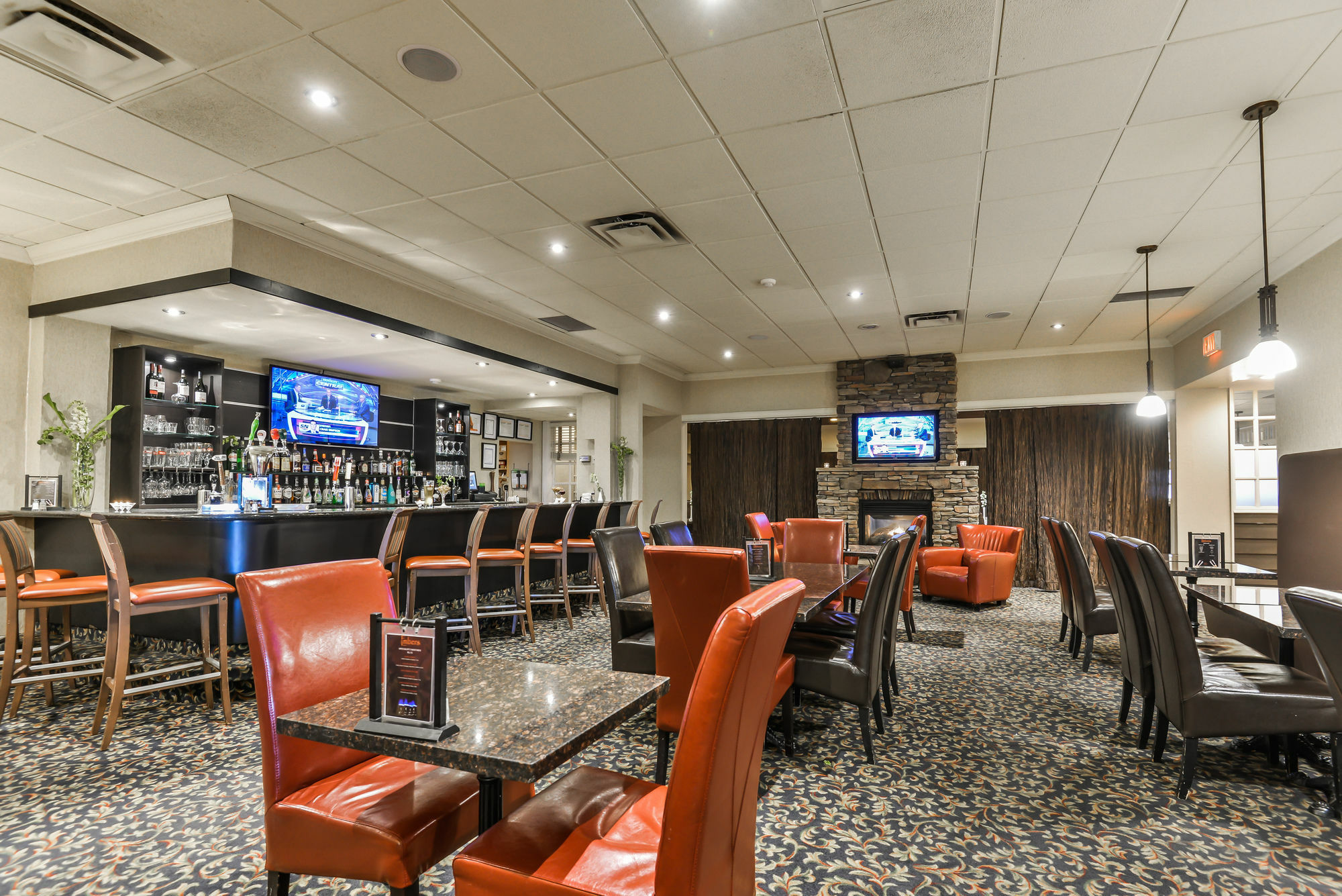 Doubletree By Hilton Kitchener Hotell Exteriör bild
