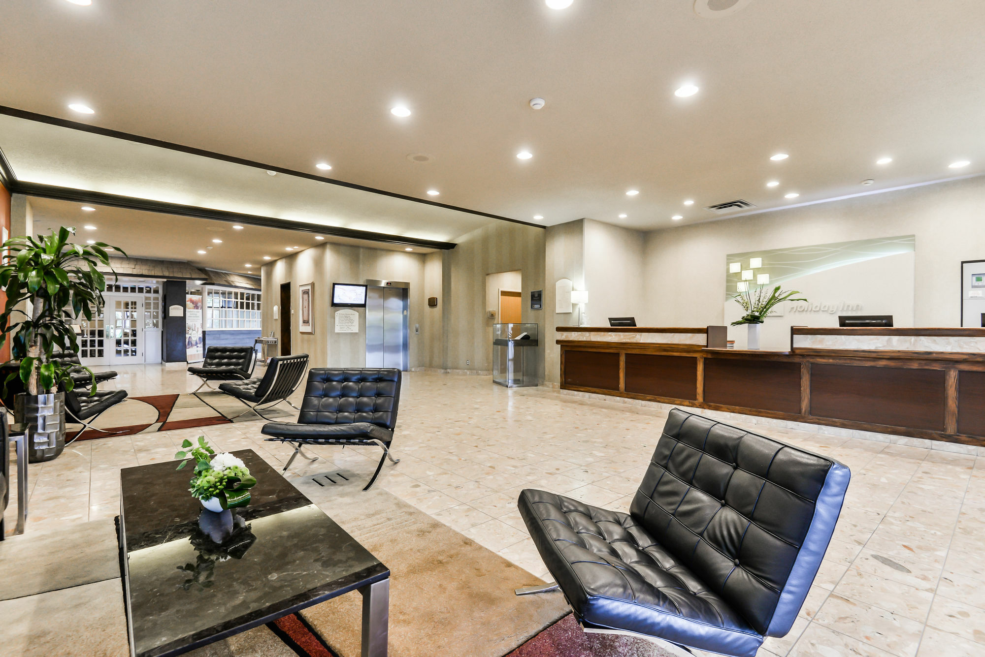 Doubletree By Hilton Kitchener Hotell Exteriör bild