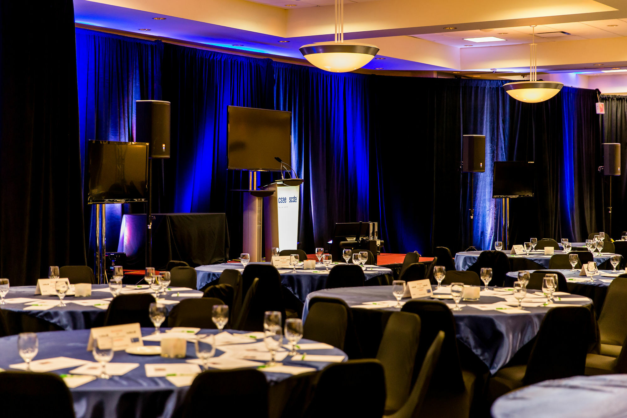 Doubletree By Hilton Kitchener Hotell Exteriör bild