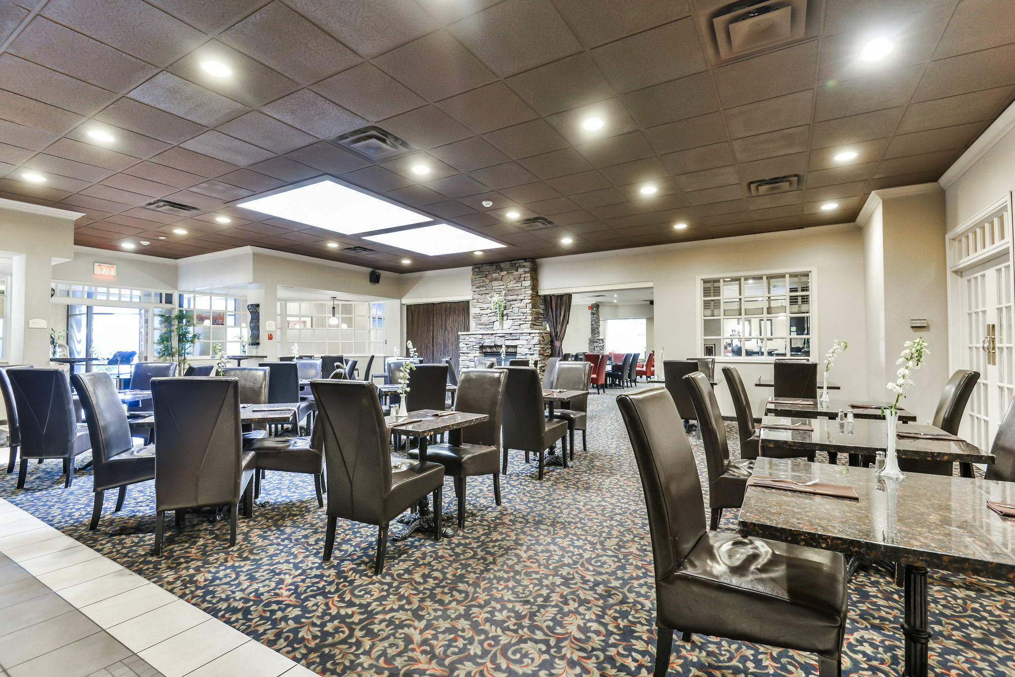 Doubletree By Hilton Kitchener Hotell Exteriör bild